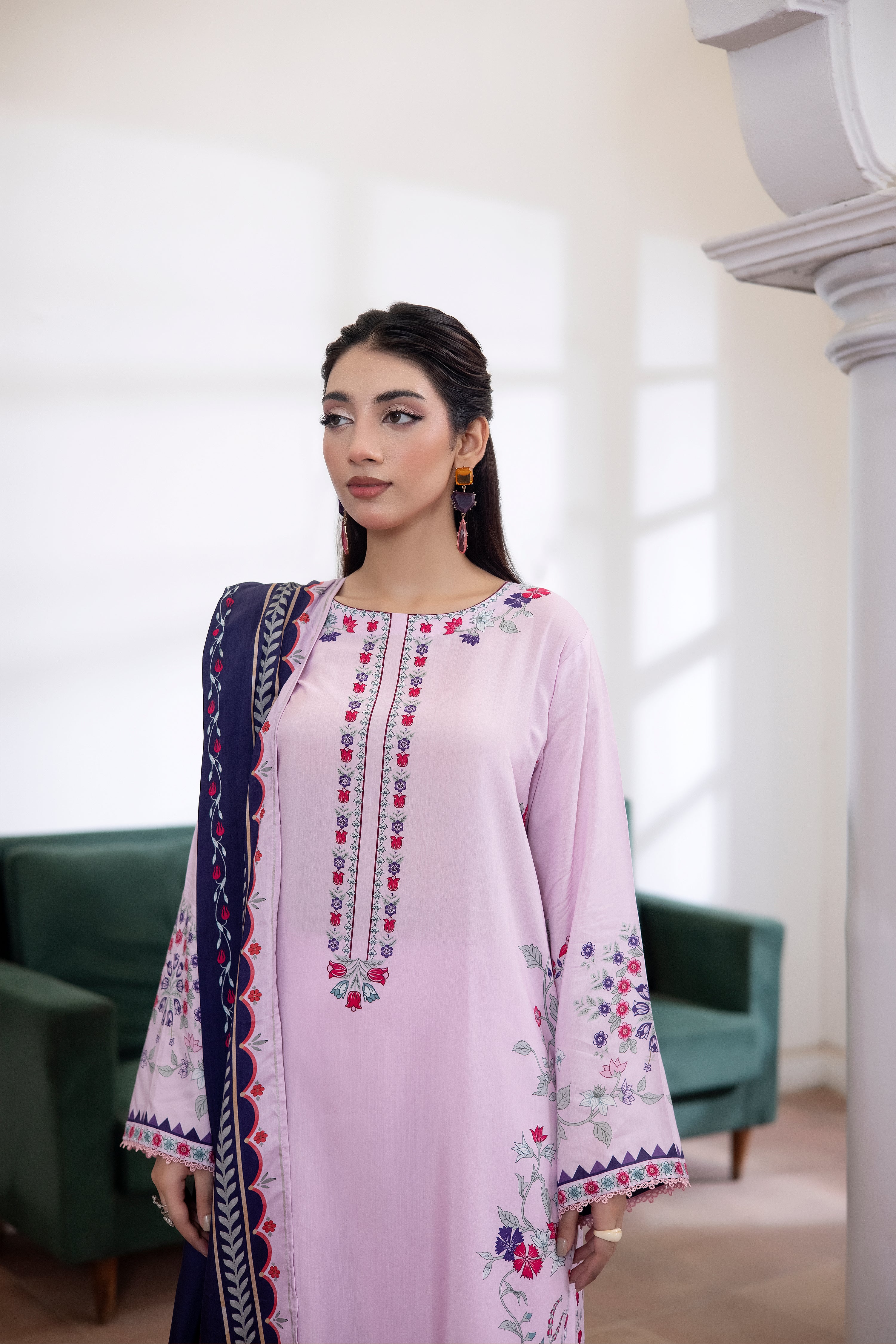 Zareen-02