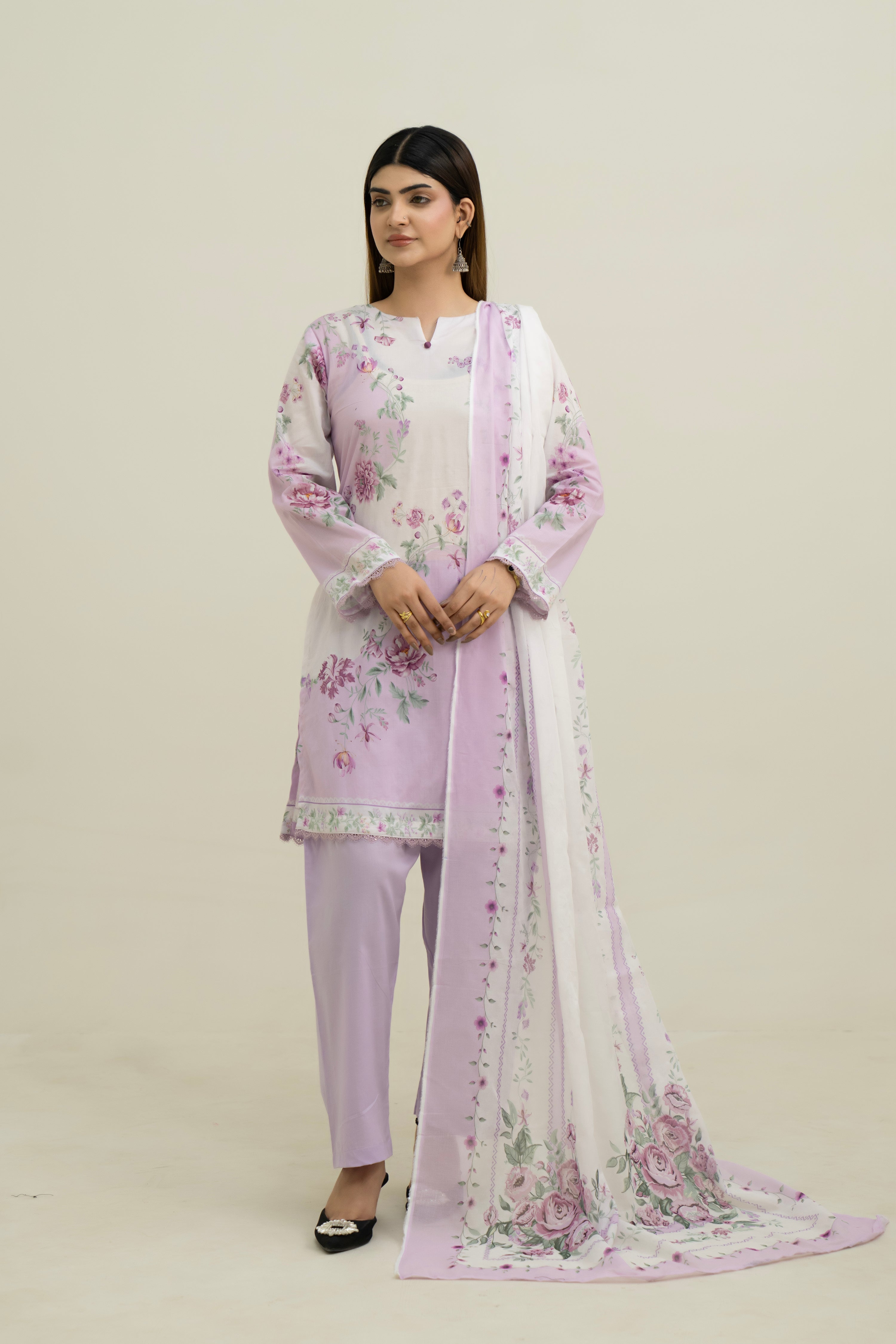 Momina-04