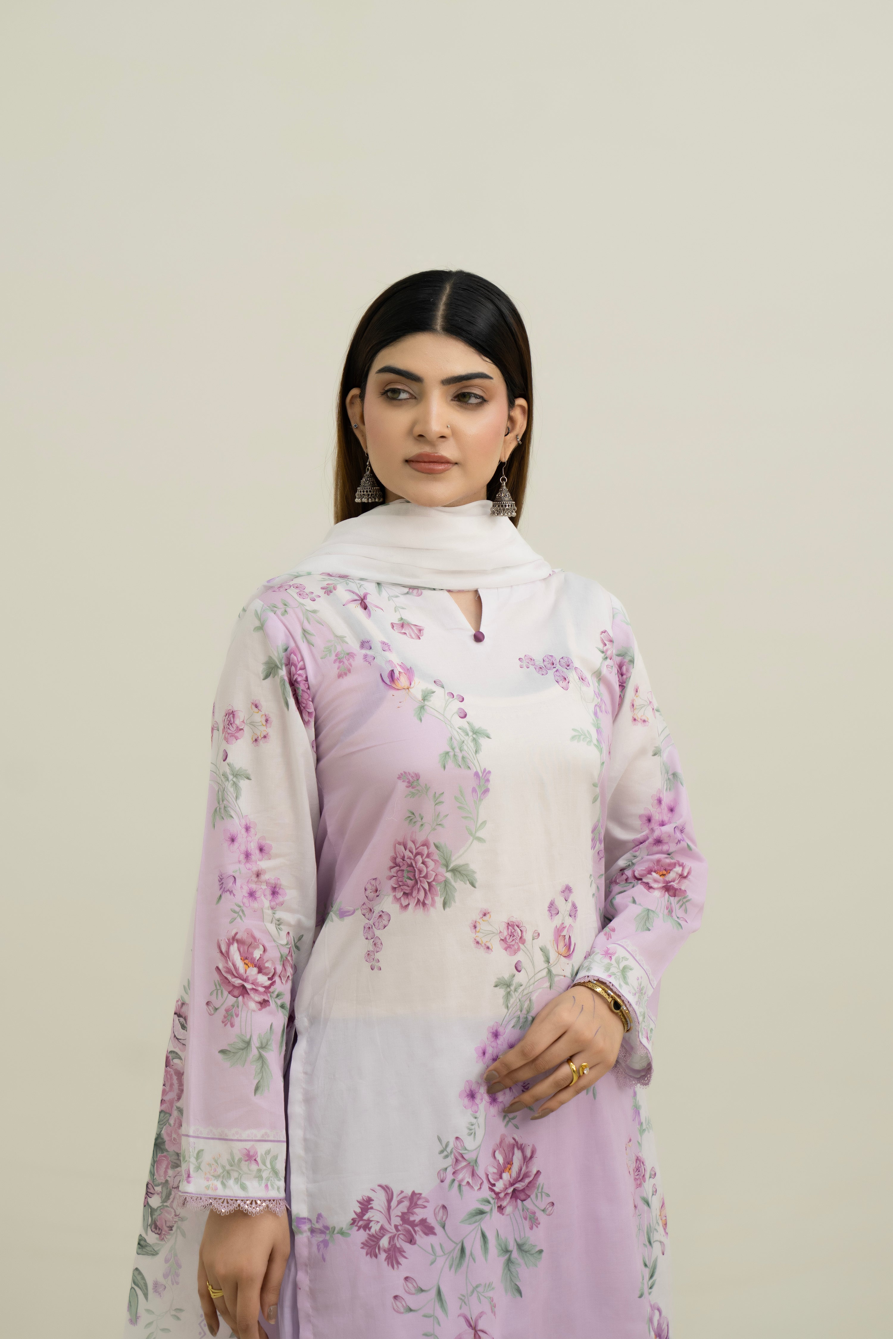 Momina-04