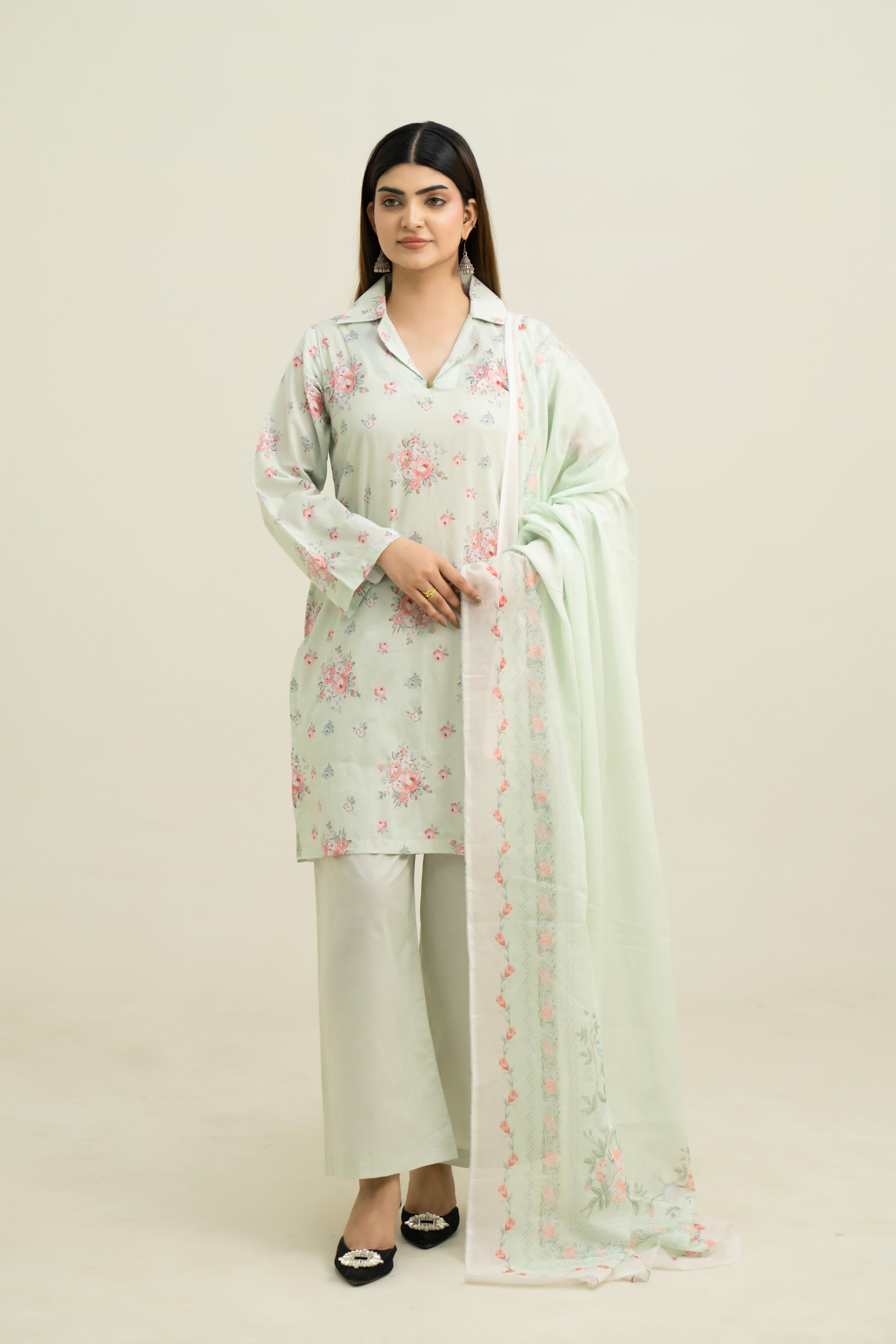 Momina-08