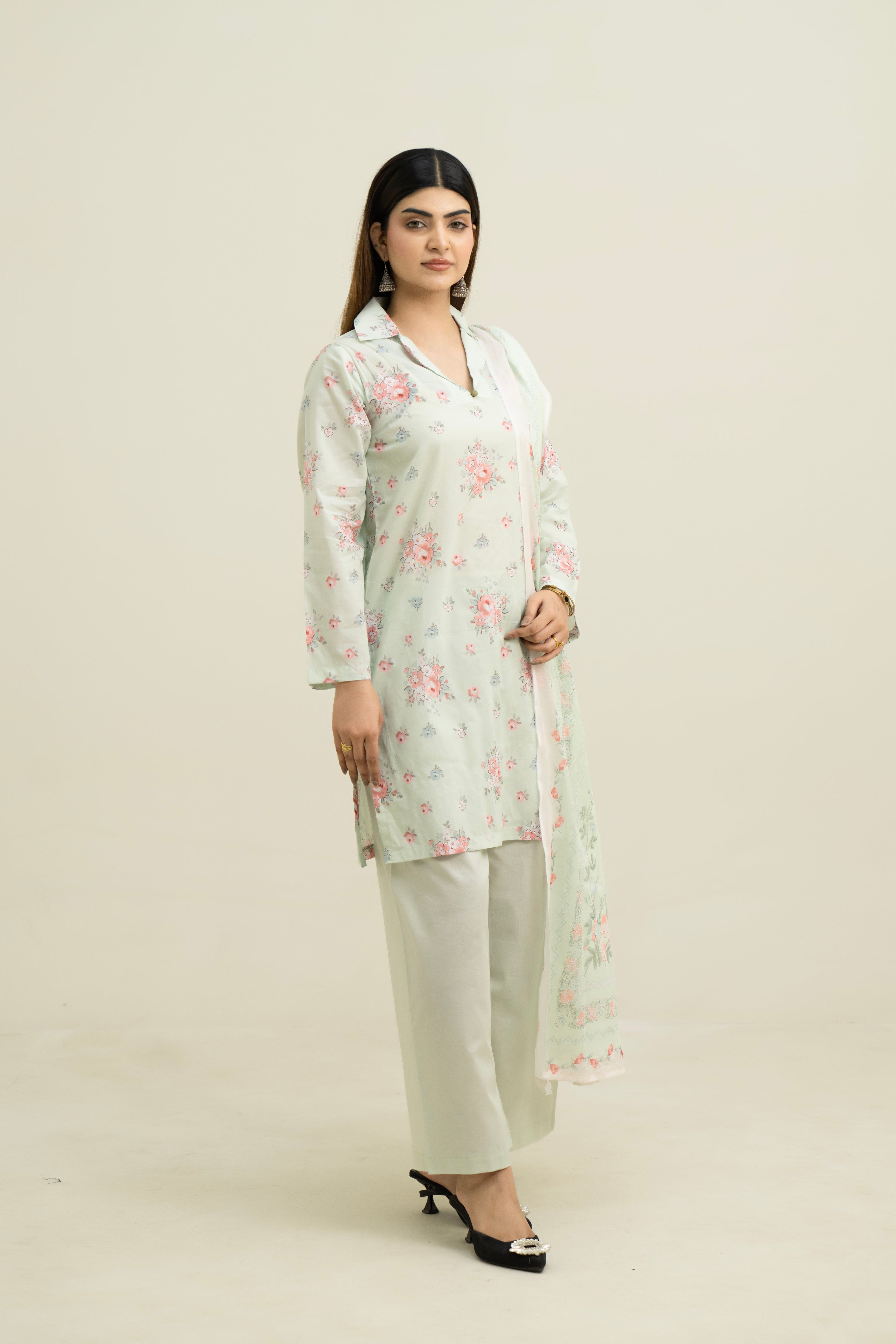 Momina-08