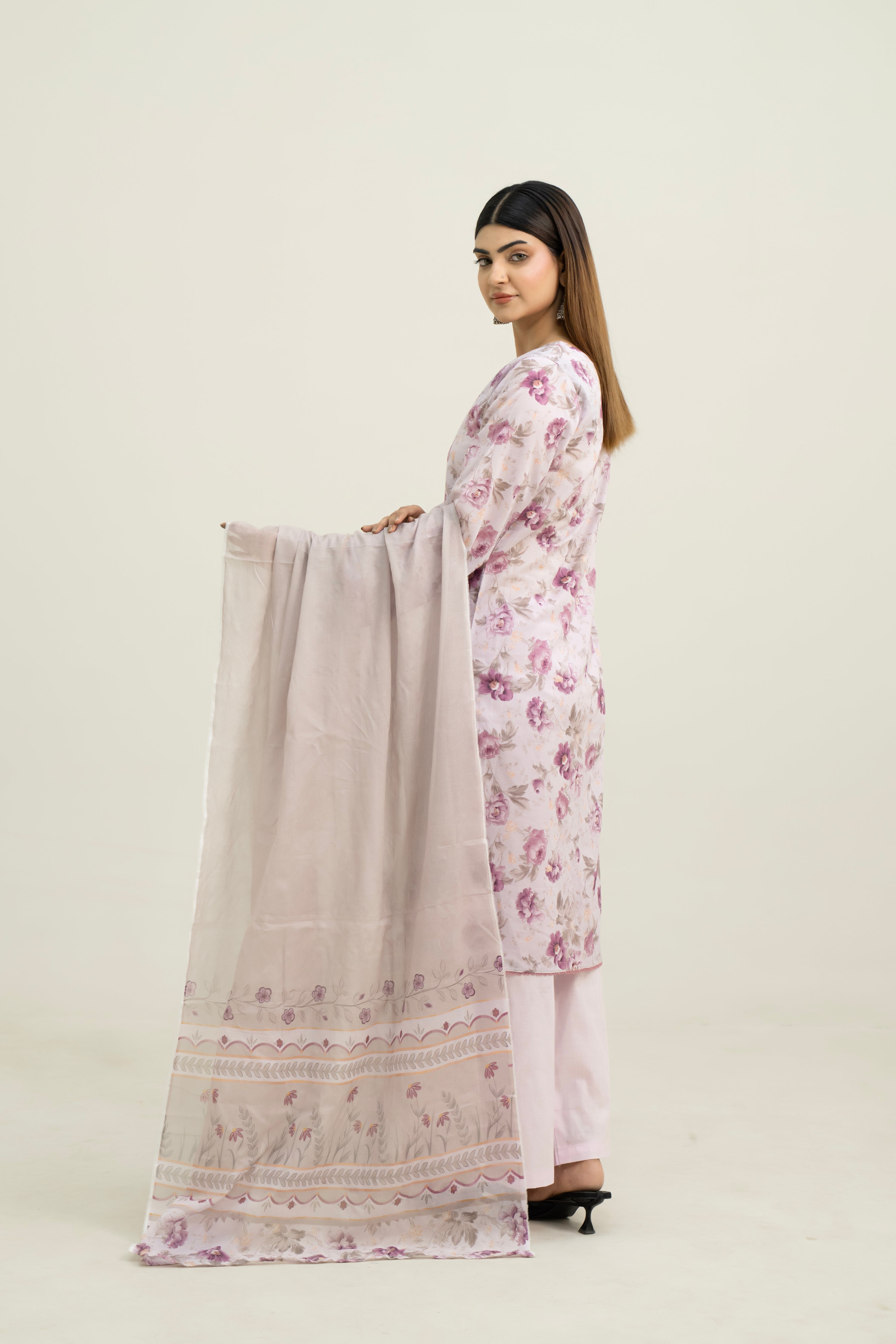 Momina-02