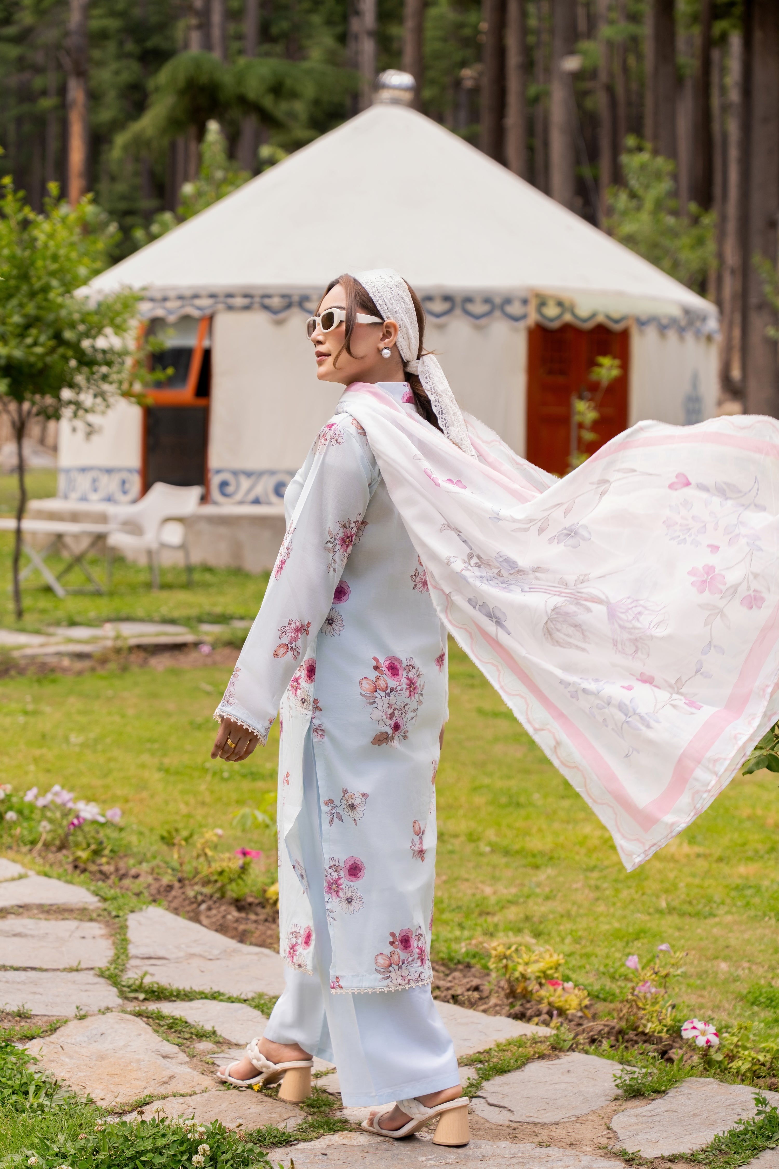 Naaze Gul-06