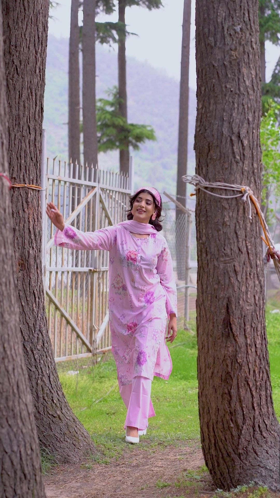 Naaze Gul-01