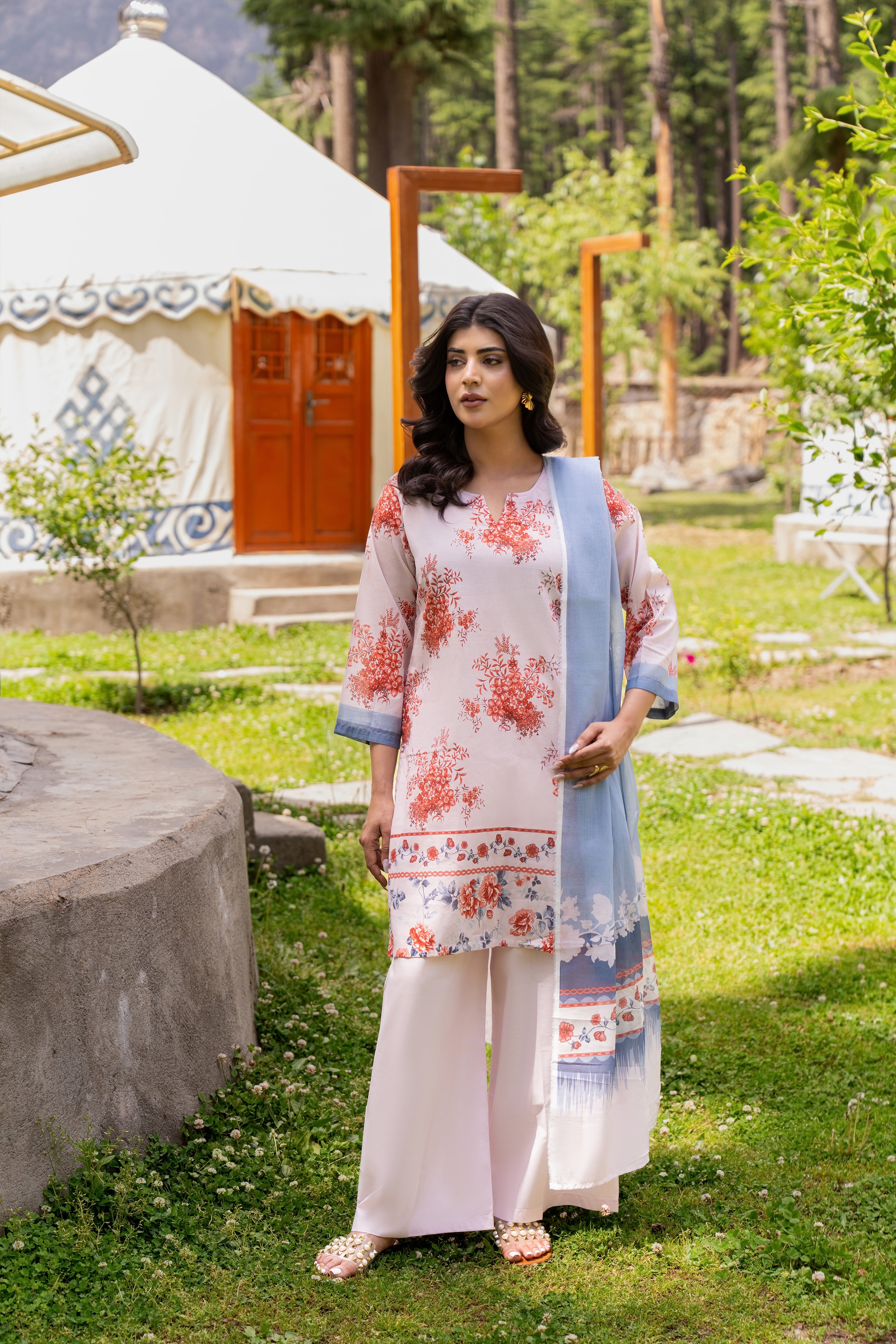 Naaze Gul-04